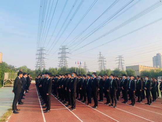 当我们感慨假期余额不足时，他们却早已在圆梦的路上