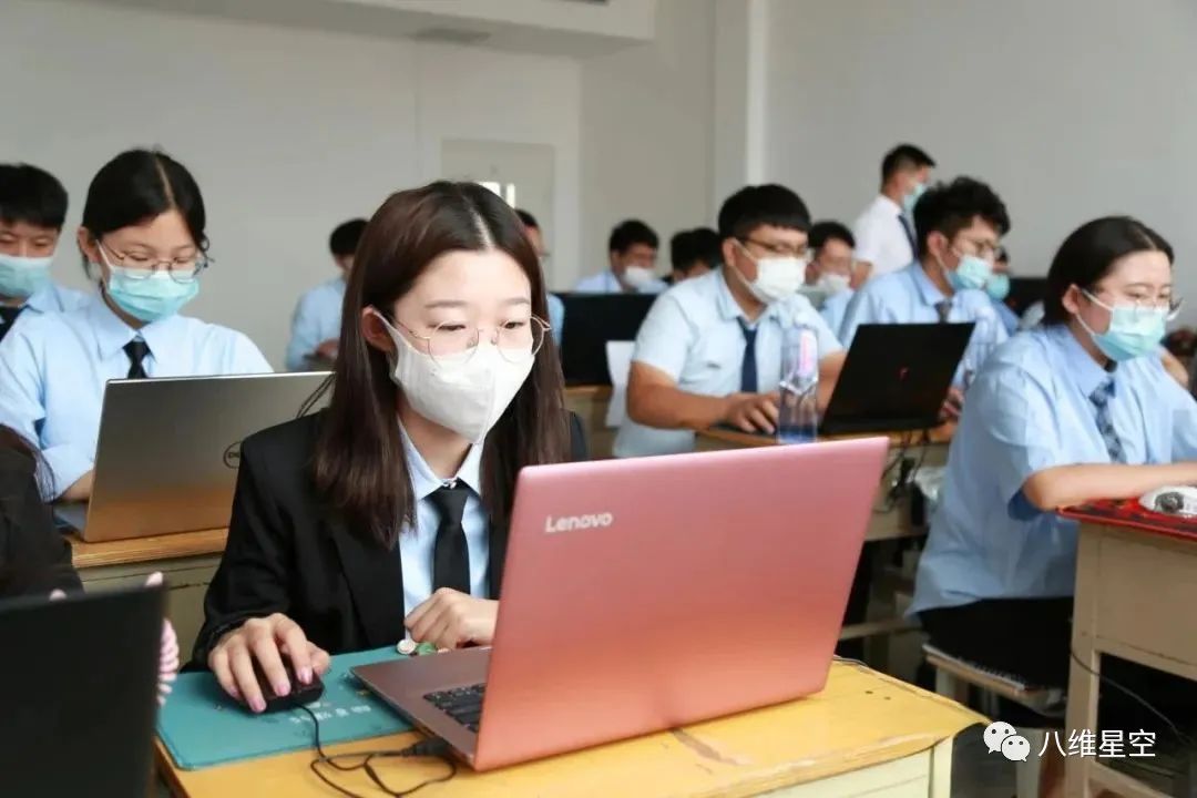”八维教育培训学?！?