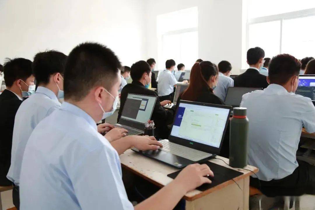 八维教育培训学校高质量就业