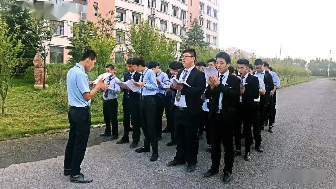 八维教育培训学校注重加强培养学生的软技能