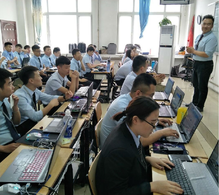 八维学校移动通信专业全力为同学们打造高端高职位
