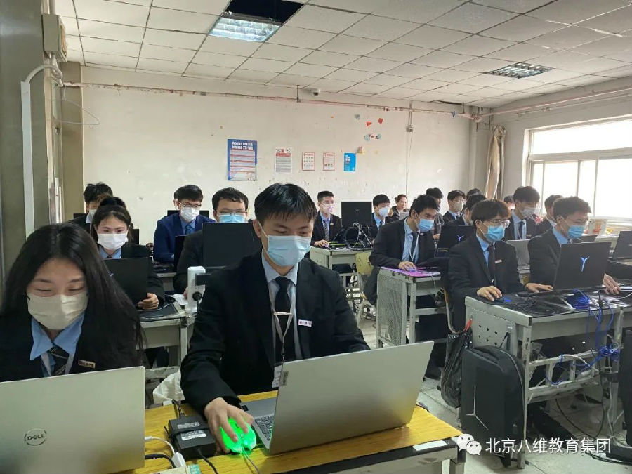 八维学?？鬔ava开发工程师培训打造高端IT技术佼佼者