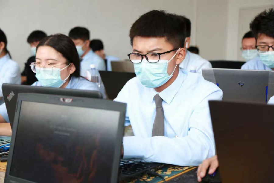 八维学校搭建数字化教学平台培养云计算专业人才