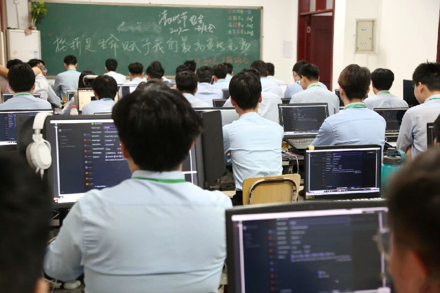 八维教育开启数字化专业技术能力培养解锁学子数字化技术天赋