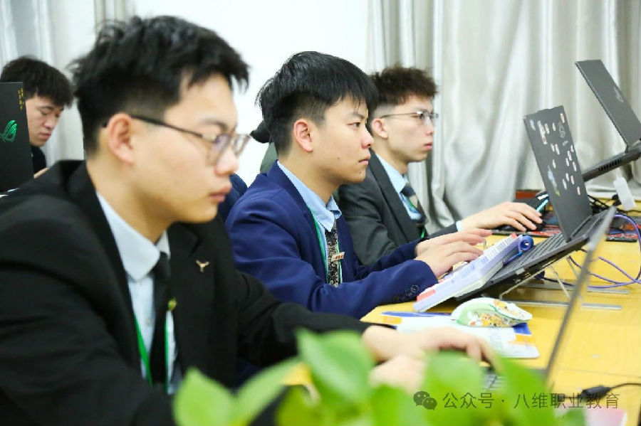 江苏宿迁八维学?？鬉I科技命运之门照亮学子前程的璀璨之路