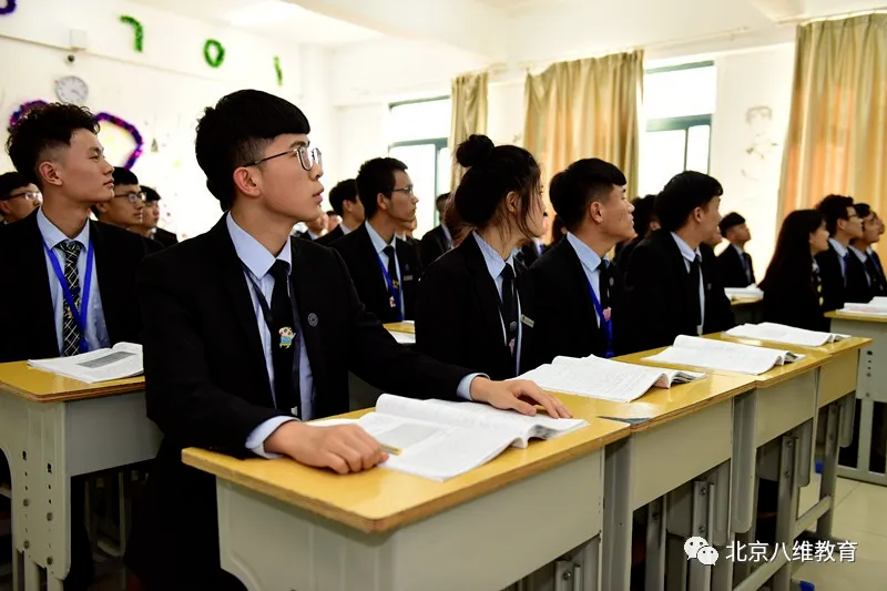 ?江苏宿迁八维学校解锁人工智能领域的金钥匙铸就未来科技精英