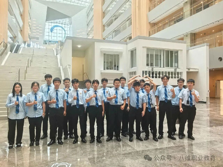 八维职业学校学子去阿里体验电商文化，去百度探索智能驾驶体感