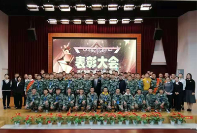 八维职业学校学子校园生活