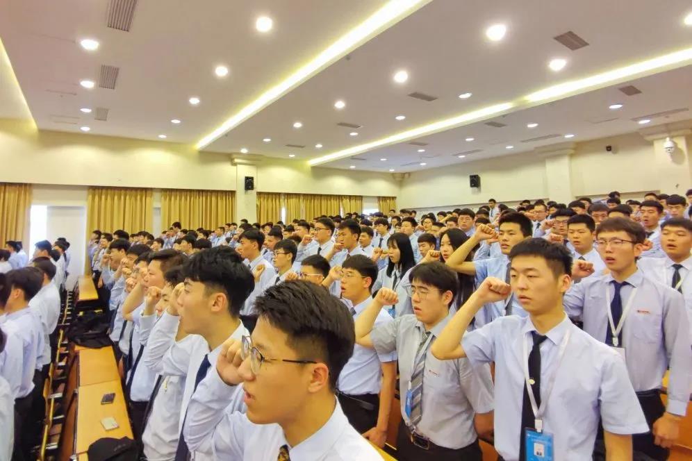 八维学校：高考落榜，也能高薪就业！
