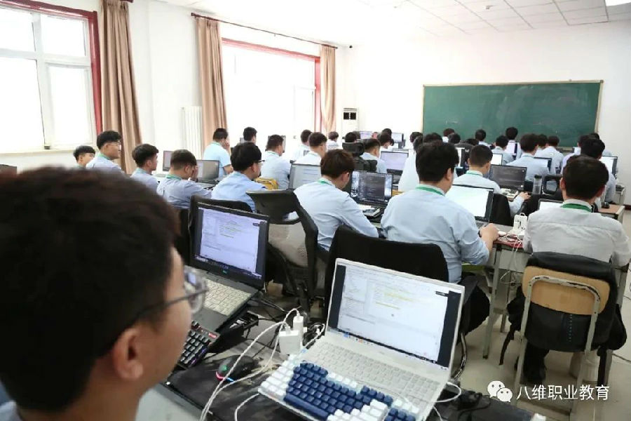 江苏宿迁八维学校：数字技术人才摇篮，铸就未来智慧精英！