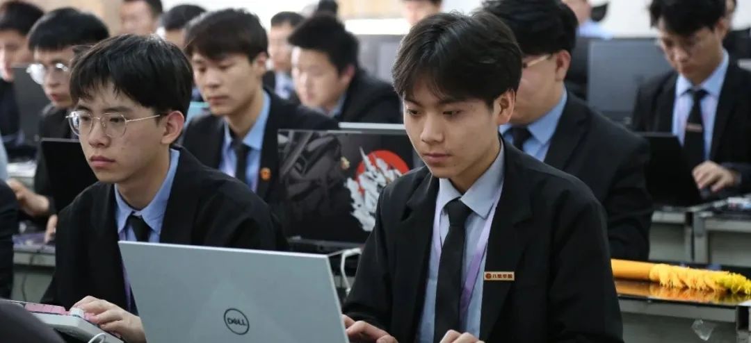 江苏宿迁八维学校：智领科技浪潮，开创未来人工智能专业新篇章！