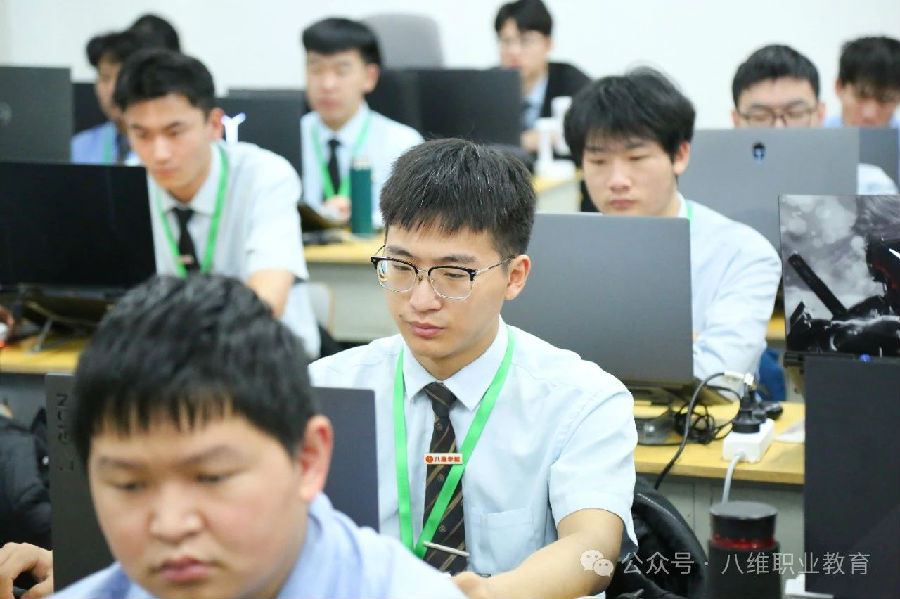 江苏宿迁八维学校：孕育技术精英人才，铸就事业成功的金色钥匙！