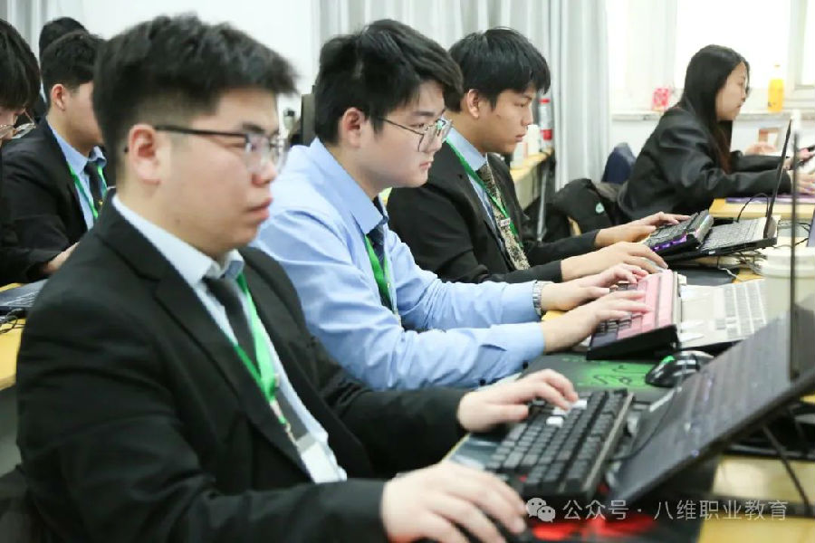 江苏宿迁八维学校：人工智能教育领航者，铸就未来精英的辉煌舞台！