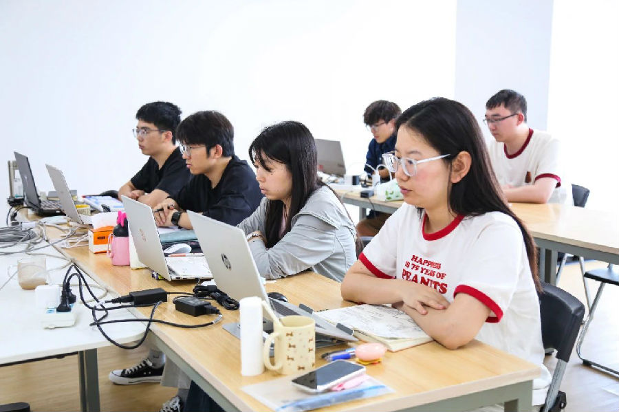 八维职业学校：开启高校就业新篇章，打造卓越职场之路！