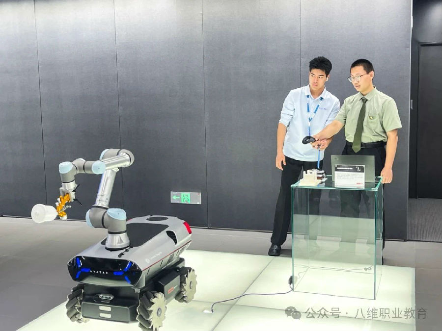 八维职业学校：解锁人工智能科技前沿新密码，照亮未来科技的无垠征途！
