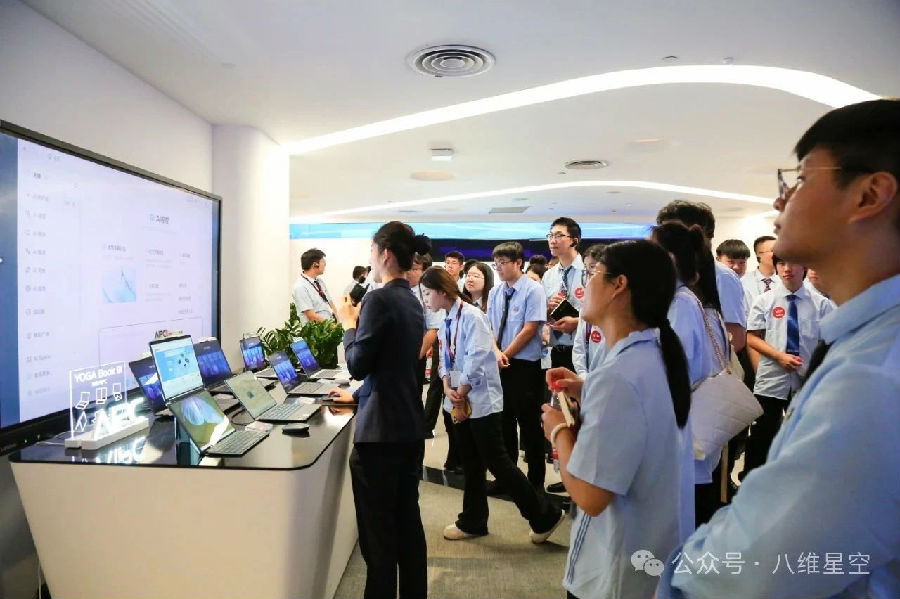 八维职业学校：培育人工智能领域新飞跃的先锋力量，开启未来科技精英新征程！